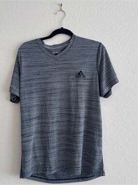 Adidas Men’s Heather Gray Short Sleeve V‑Neck Performance Tee